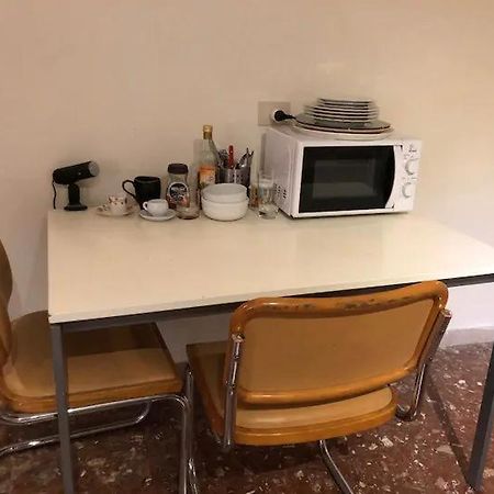 Ampio Monolocale Nel Cuore Della Citta Rome Bagian luar foto