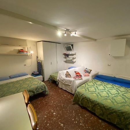 Ampio Monolocale Nel Cuore Della Citta Rome Bagian luar foto