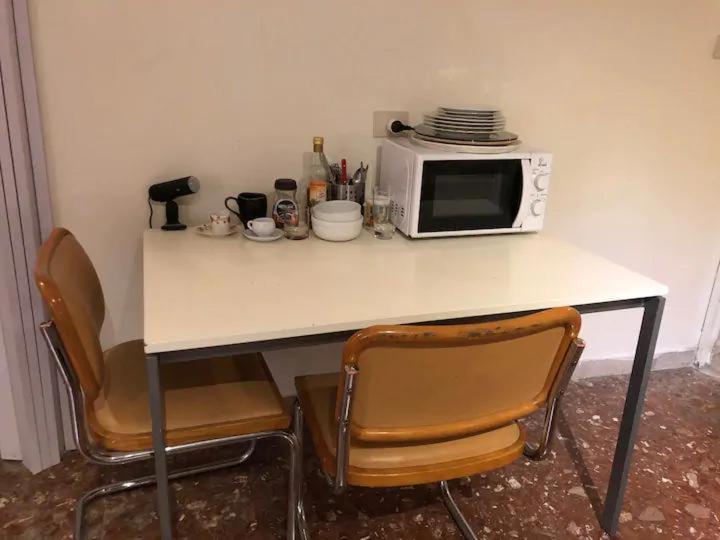 Ampio Monolocale Nel Cuore Della Citta Rome Bagian luar foto